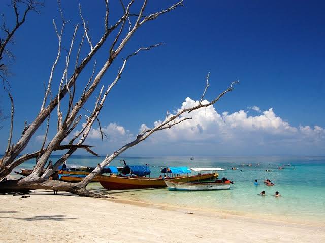 Elephanta Beach Semi Submarine