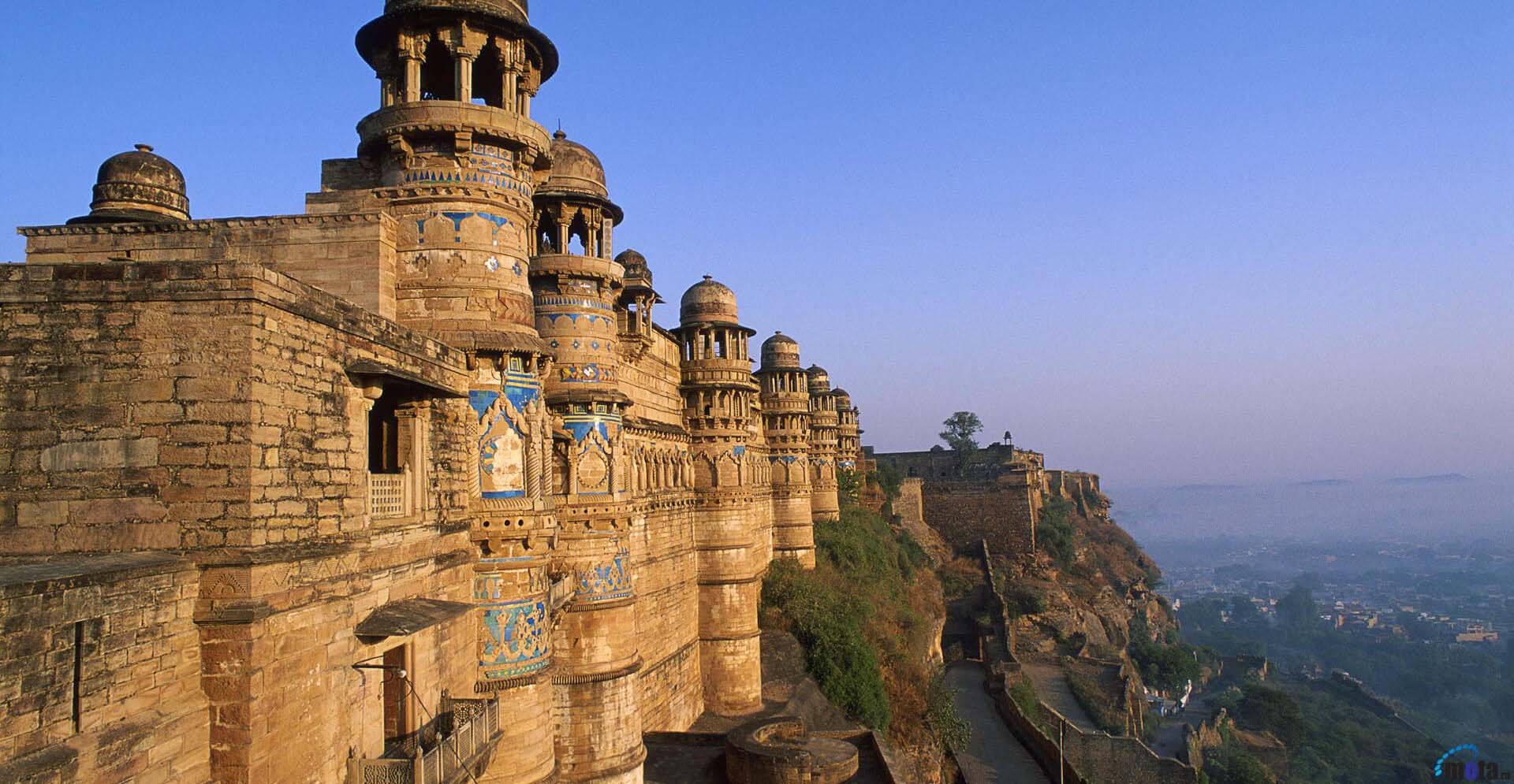Magnificent medieval temples of Khajuraho and forts of Madhya Pradesh